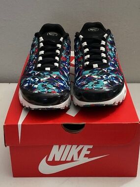 Nike Air Max Plus Young Size 6.5YWomen’s Size 8 - 8.5 Multicolor.